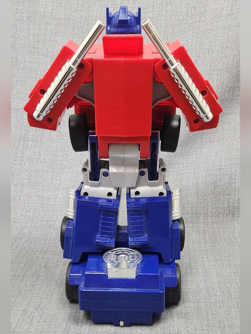 Jada Toys Transformers G1 Optimus Prime 12 inch Remote Control Toy No Remote - Picture 3 of 6